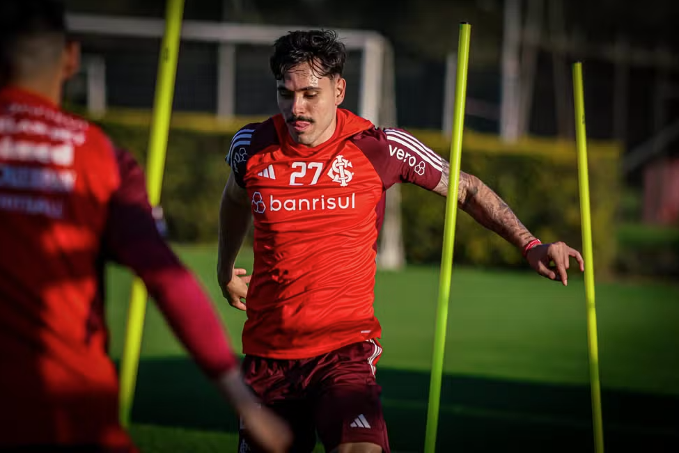 Perto de acertar com o Palmeiras, Maurício é cortado de jogo do Inter