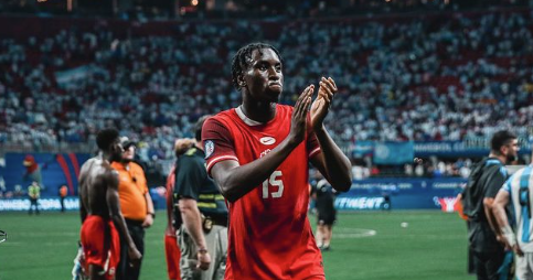 Canadá denuncia racismo contra zagueiro que fez falta em Messi na Copa América