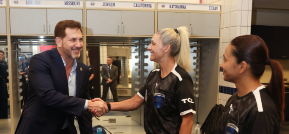 Árbitras brasileiras são as primeiras mulheres a participar de jogo da Copa América