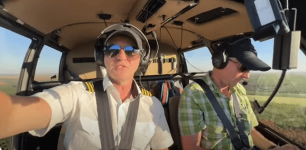Viagem de helicóptero ao redor do mundo