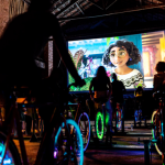 Mostra de cinema realizada a partir da energia gerada por bicicletas em Mariana