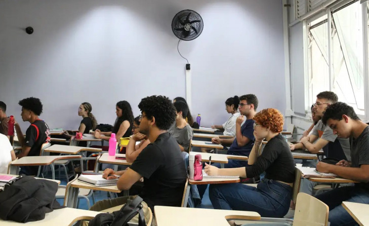 Governo Federal divulga novo cronograma do ENEM dos concursos