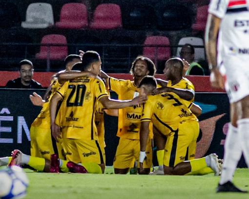 Fora de casa, Amazonas vence Botafogo-SP e se afasta do Z4 da Série B