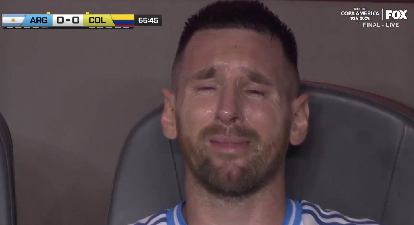 Messi se machuca na final da Copa América, chora copiosamente e é ovacionado