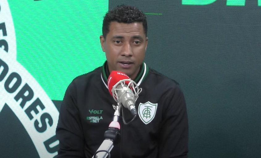 Penta pela Seleção, Kleberson elege melhores com quem jogou e surpreende em Top 3; veja