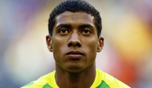 Pentacampeão do mundo, Kleberson revela time da infância; saiba qual