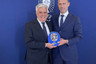 Presidente da Federação Espanhola de Futebol é suspenso por dois anos