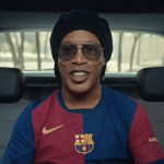 Ronaldinho tinha acerto com gigante europeu antes do Barcelona, diz agente