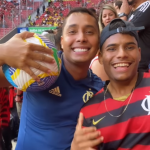 Torcedor do Flamengo foi 'responsável' por pênalti polêmico contra o Criciúma; assista
