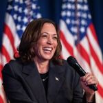 Qual foi o recado no primerio discurso de Kamala Harris após desistência de Biden?