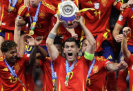 Campeões da Eurocopa são investigados por cantos racistas