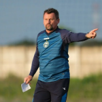Clube da Série B anuncia demissão de treinador após oito partidas