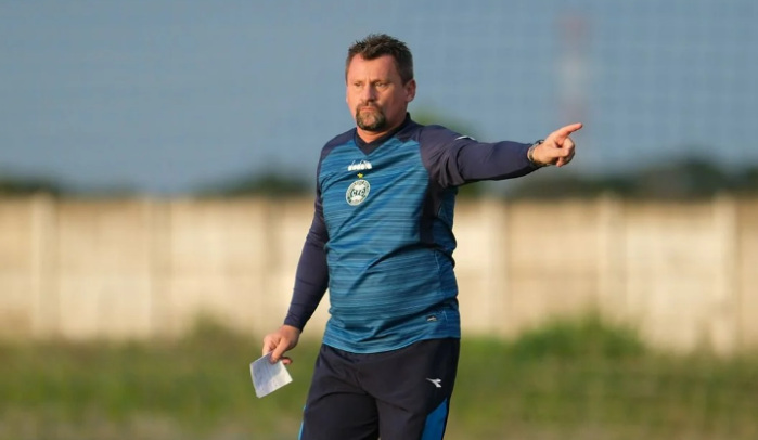 Fábio Matias foi demitido depois da goleada sofrida para o Santos