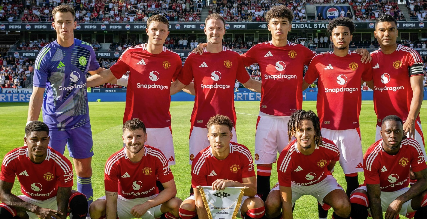 Manchester United coloca sete jogadores à venda, incluindo um brasileiro, diz jornal