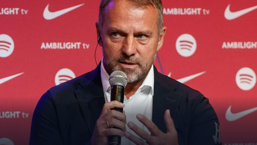 Hansi Flick elogia base do Barcelona e se posiciona sobre Nico Williams