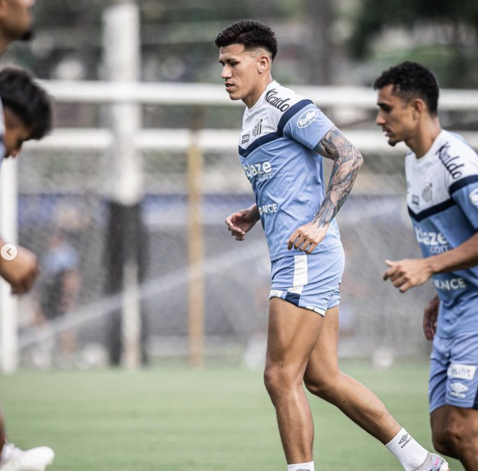 Santos rescinde contrato com zagueiro; saiba detalhes