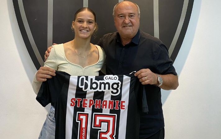 Atlético presenteia lutadora mineira com estreia marcada no UFC