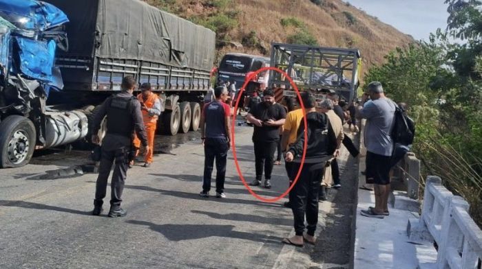 César Menotti estava em ônibus envolvido em acidente na manhã deste sábado (3) César Menotti estava em ônibus envolvido em acidente na manhã deste sábado (3)