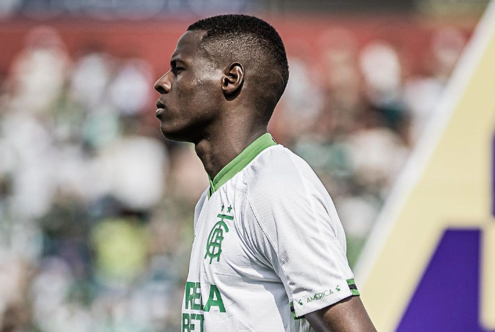 América oficializa empréstimo de atacante para clube europeu
