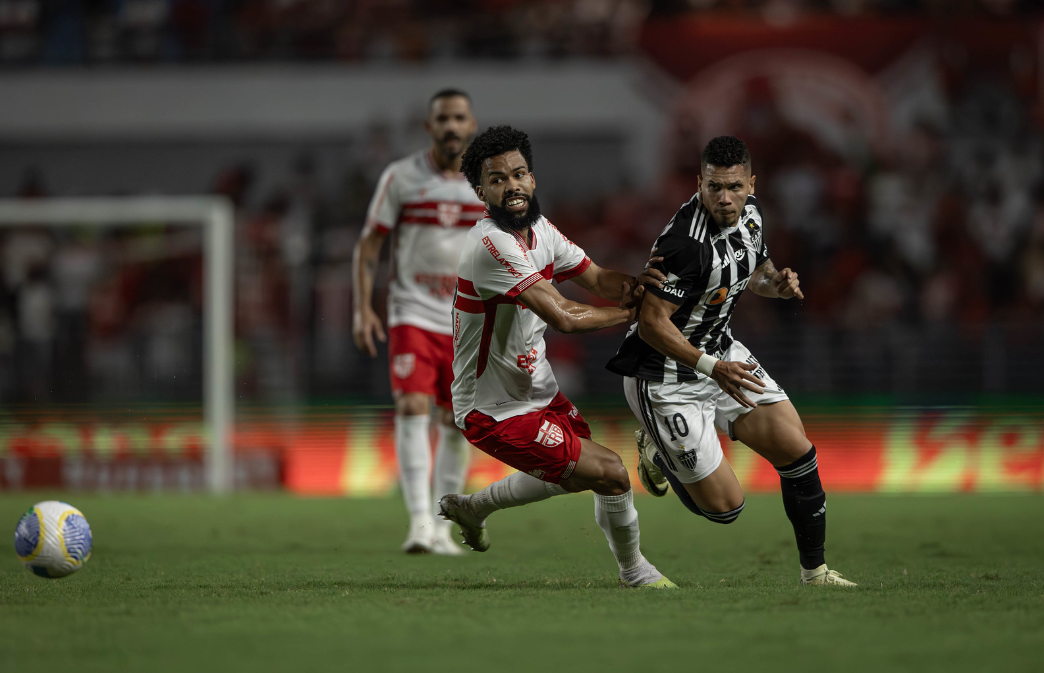 Atlético encara CRB em primeira decisão de mata-mata na Arena MRV
