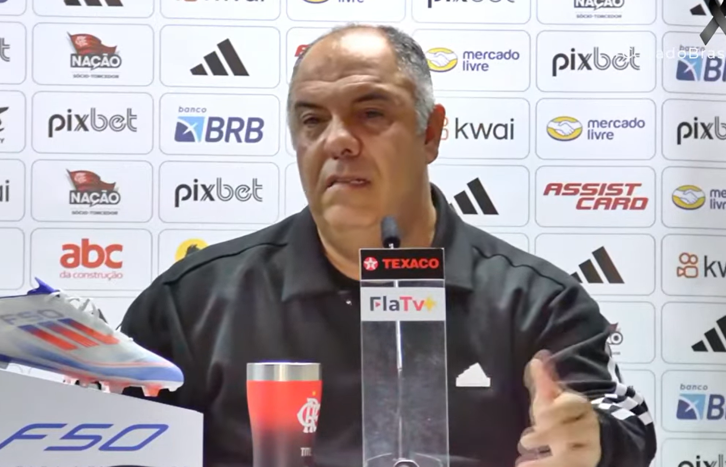 Diretoria do Flamengo contesta critério da arbitragem em jogo com o Palmeiras