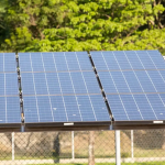 Indecult promove iniciativa com foco em fornecer energia solar a famílias de baixa renda