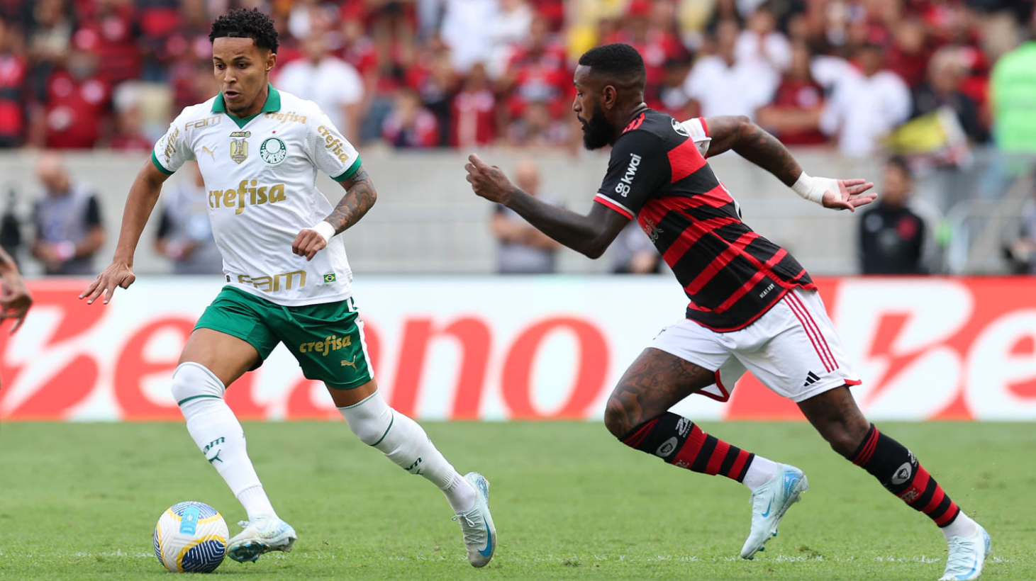 Flamengo sofre gol no fim e empata com o Palmeiras pelo Brasileirão