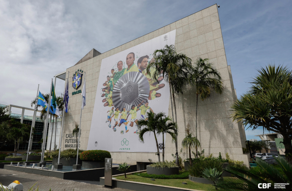 Seleção Brasileira Feminina recebe homenagem da CBF após Paris 2024