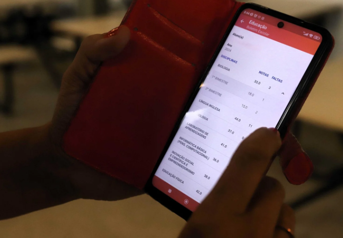Governo MG lança 'Boletim Escolar Digital' para escolas estaduais