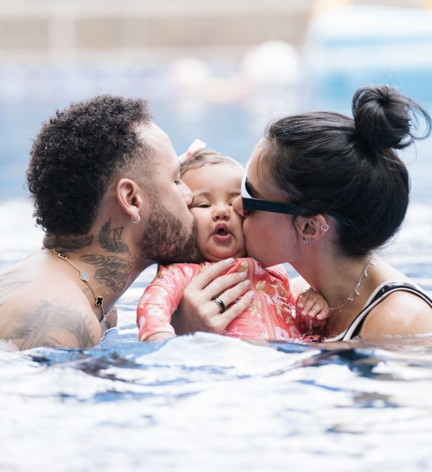 Bruna Biancardi compartilha fotos de momentos especiais ao lado de Neymar; veja