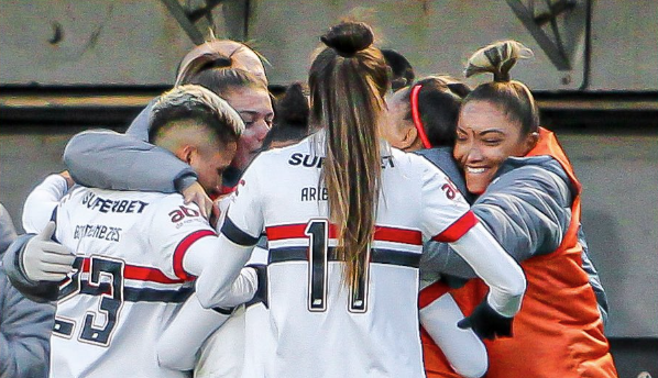 São Paulo vence Grêmio de virada e sai em vantagem nas quartas de final do Brasileiro Feminino