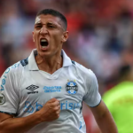 Monsalve fala sobre expectativa para estreia na Arena do Grêmio: 'Muito especial'