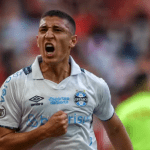 Monsalve, do Grêmio, é absolvido pelo STJD por expulsão contra o Botafogo