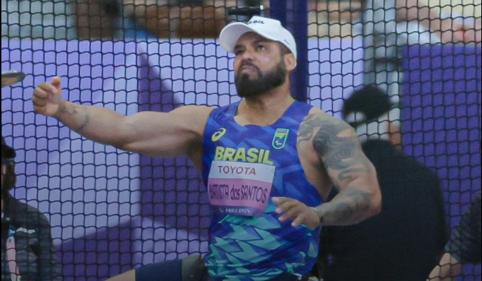 Claudiney Batista conquista medalha de ouro e bate recorde paralímpico no lançamento de disco