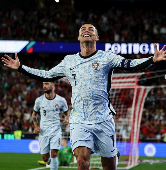 CR7 marca contra a Croácia e chega a 900 gols na carreira