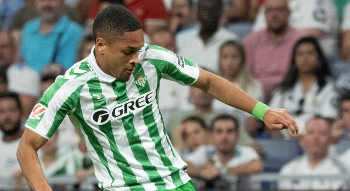 Diretor da Fiorentina revela valor astronômico que Barcelona exigiu por Vitor Roque