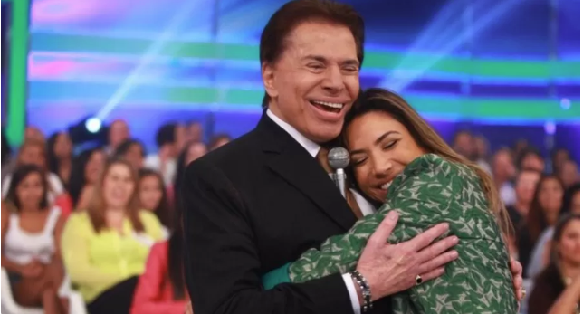 Homenagem a Silvio Santos - em desfile de 7 de setembro - emociona Patrícia Abravanel