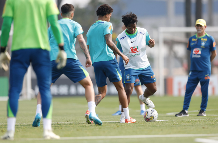 Após vitória sobre Equador, Brasil inicia preparação para enfrentar o Paraguai