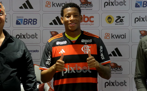 Desenho da próxima camisa do Flamengo ficará a cargo da torcida