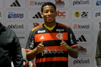 Torcida do Flamengo pode desenhar a próxima camisa do time e receber prêmio