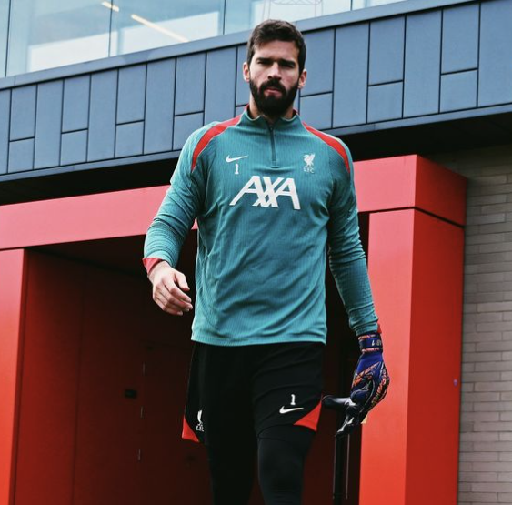 Goleiro Alisson critica novo formato da Champions League