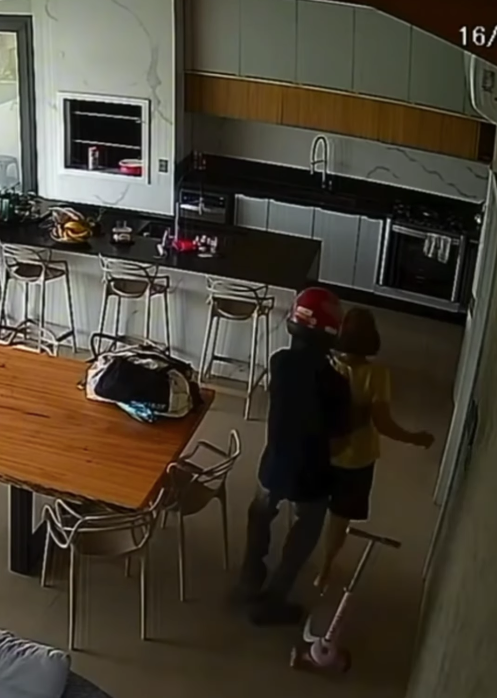 Vídeo: falso entregador é preso após agredir e roubar idosa em Mato Grosso