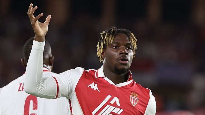 Com um a mais desde o 1º tempo, Monaco vence o Barcelona na Champions