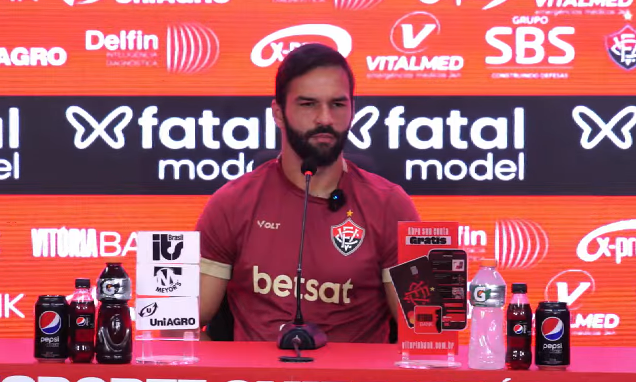 Goleiro revela como elenco do Vitória reagiu à internação de Osvaldo