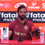 Goleiro revela como elenco do Vitória reagiu à internação de Osvaldo