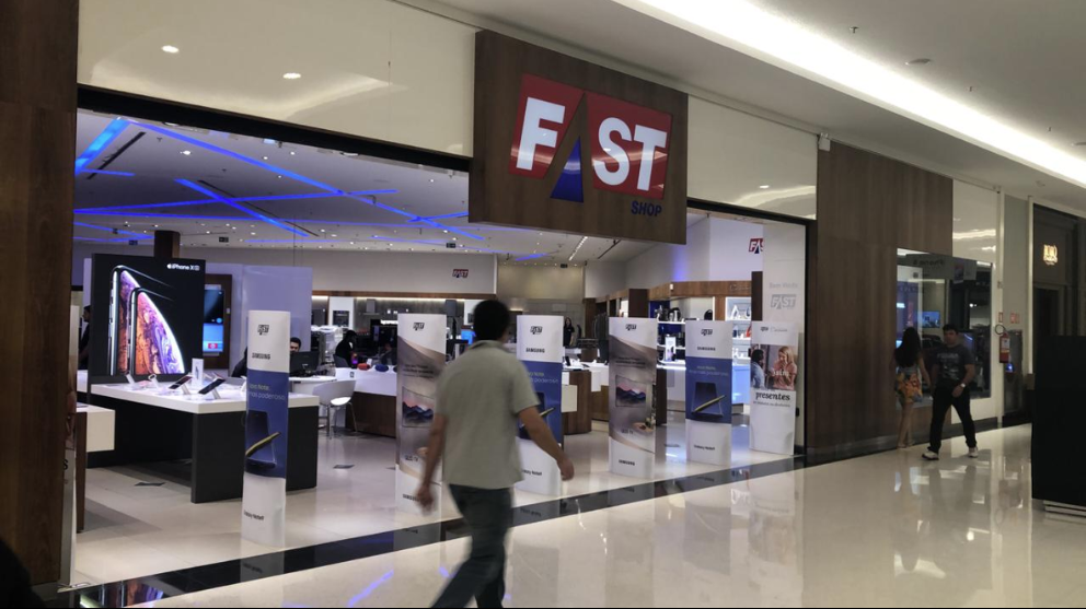 Compras canceladas na Fast Shop provocam enxurrada de reclamações de clientes; entenda