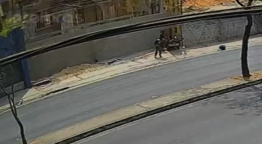 Corpo é encontrado carbonizado em imóvel abandonado na Av. Pedro II, em BH