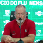 Mano Menezes diz que gols do Vitória sobre o Fluminense foram irregulares