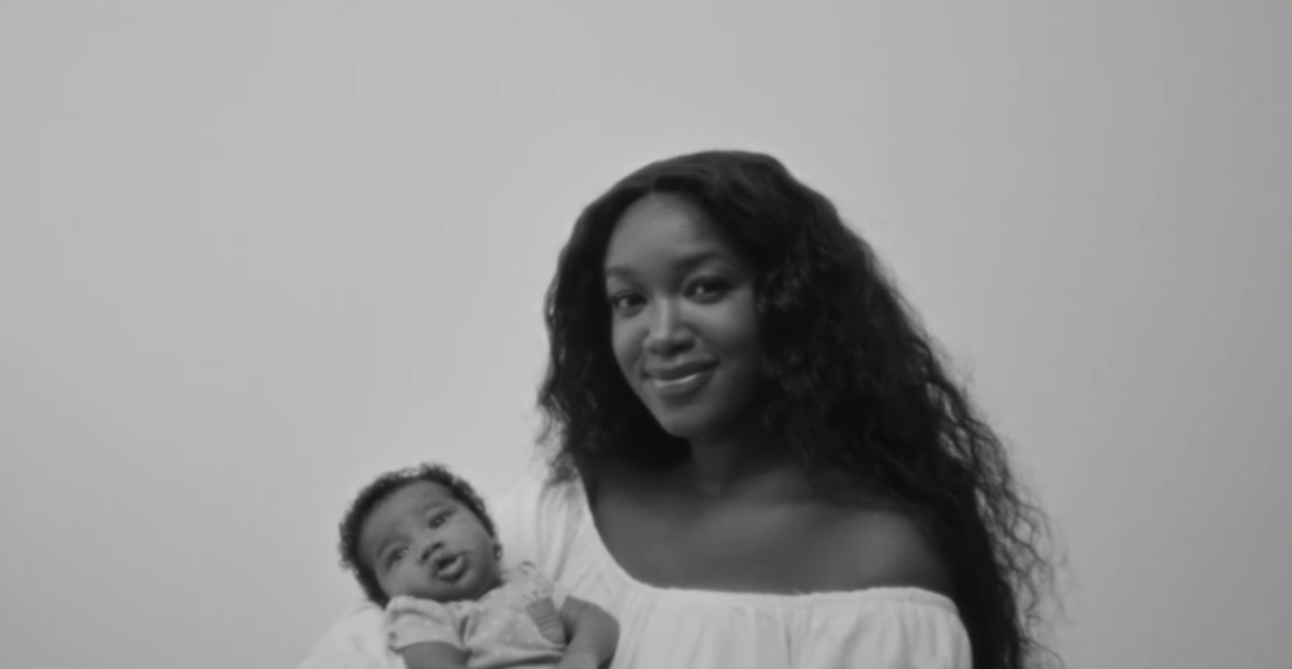Iza lança clipe em homenagem à filha Nala: 'Como Posso Amar Assim?'; assista