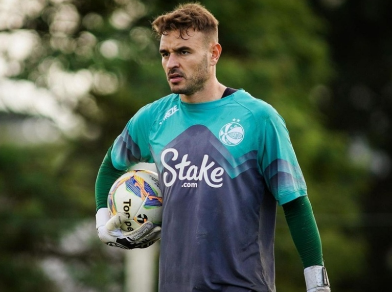 Vitória se acerta com Coritiba e contrata goleiro Gabriel, ex-Cruzeiro